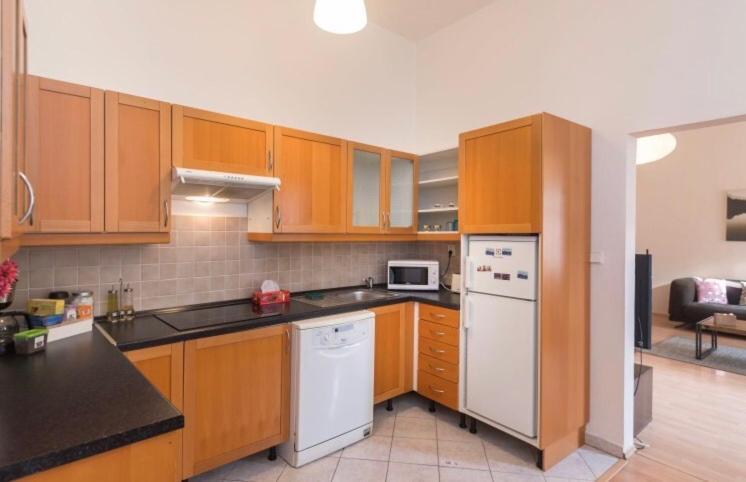 Apartment Stepanska Прага Екстериор снимка