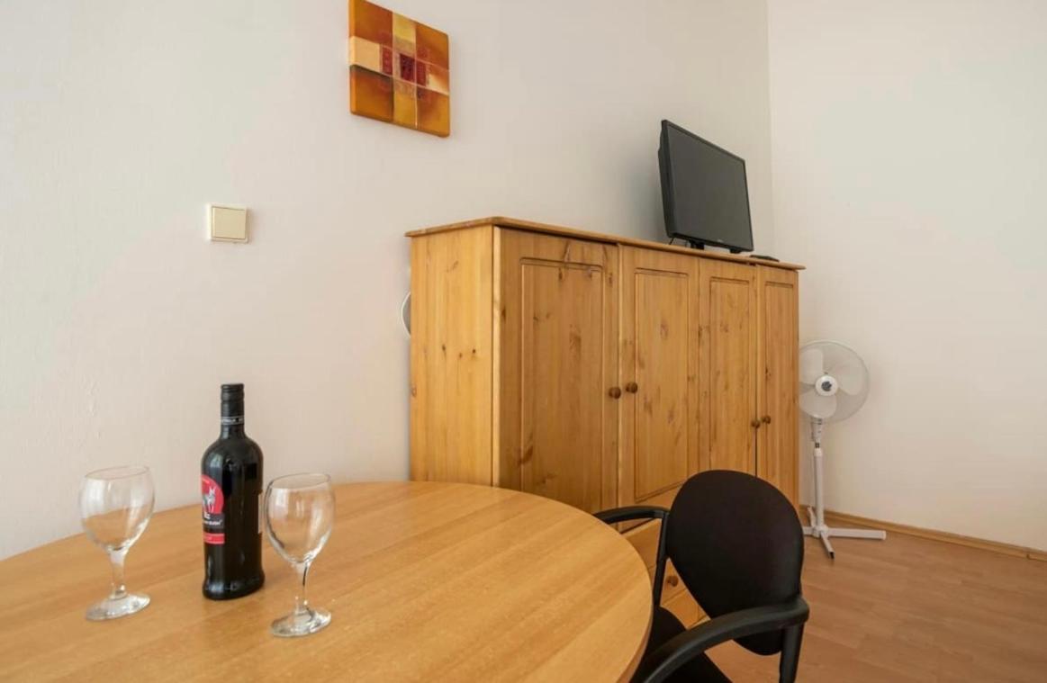 Apartment Stepanska Прага Екстериор снимка