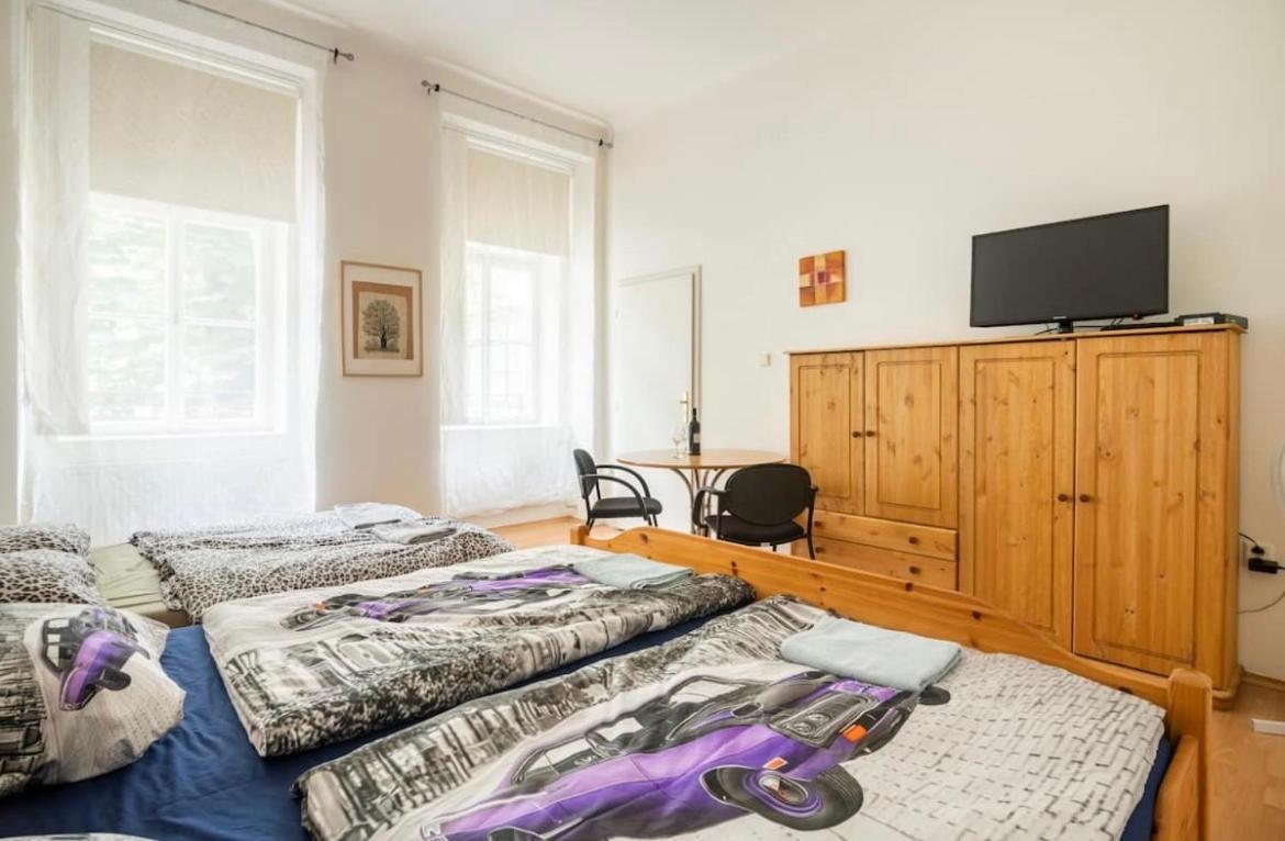 Apartment Stepanska Прага Екстериор снимка