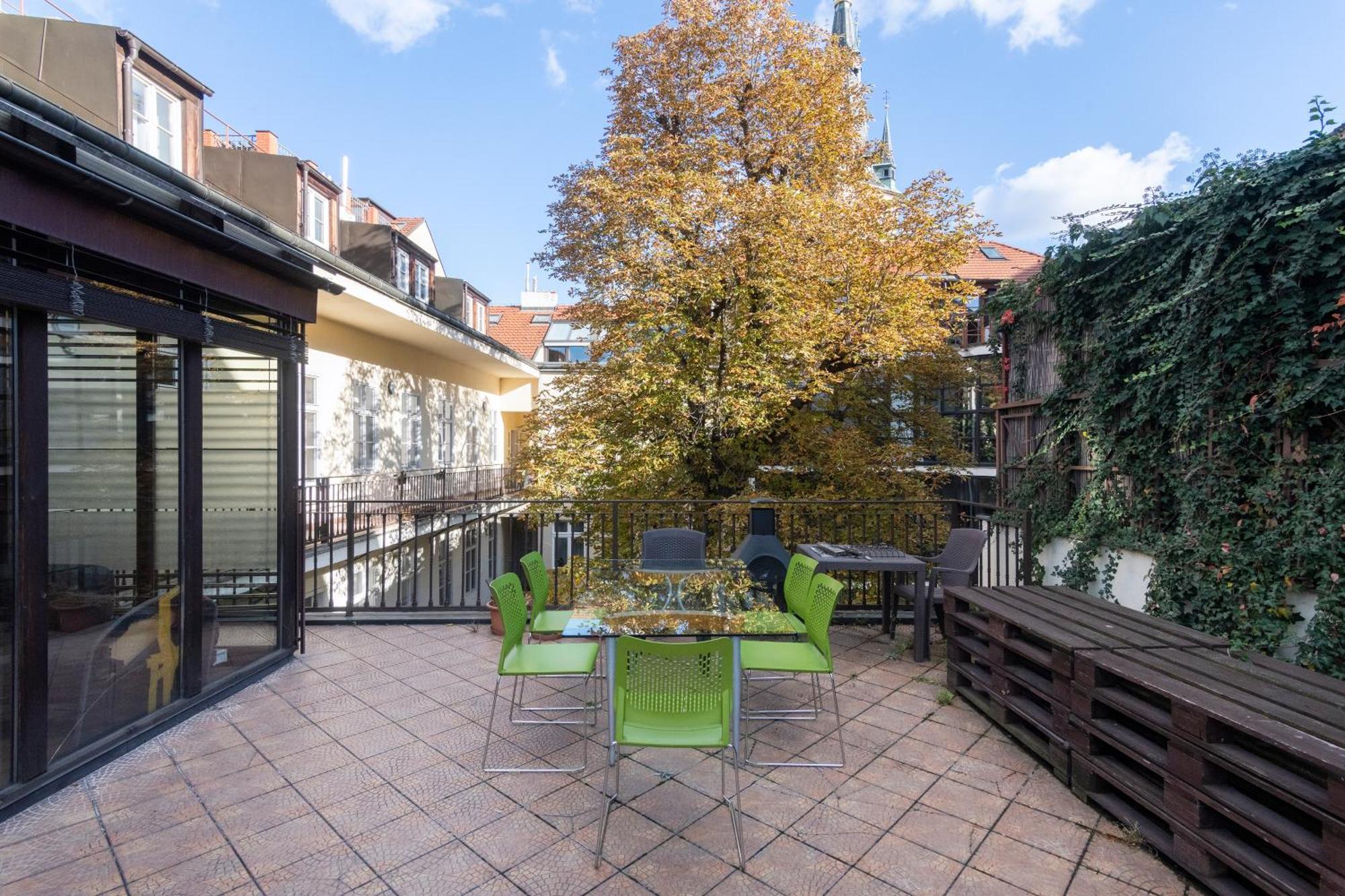 Apartment Stepanska Прага Екстериор снимка