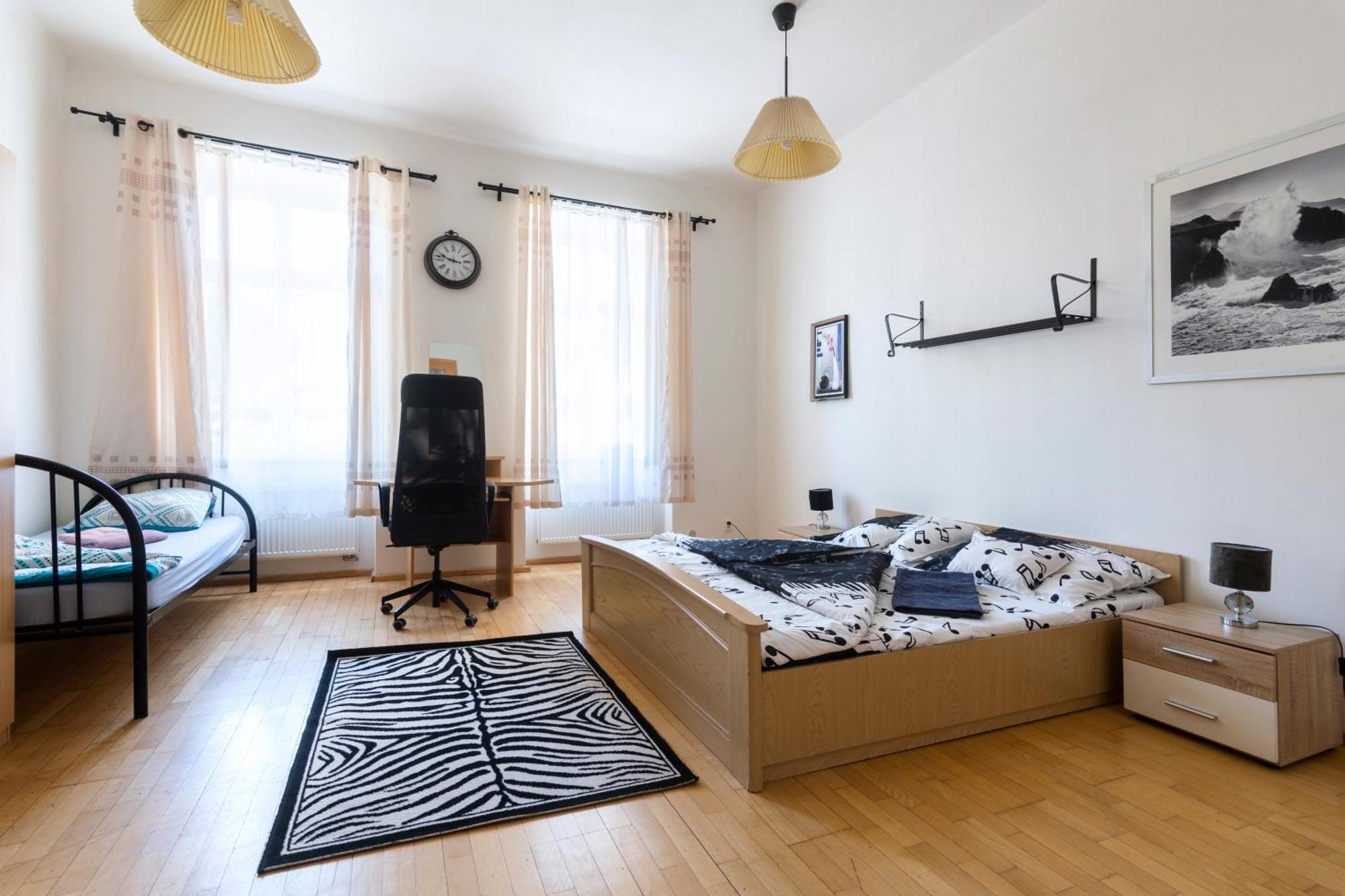 Apartment Stepanska Прага Екстериор снимка