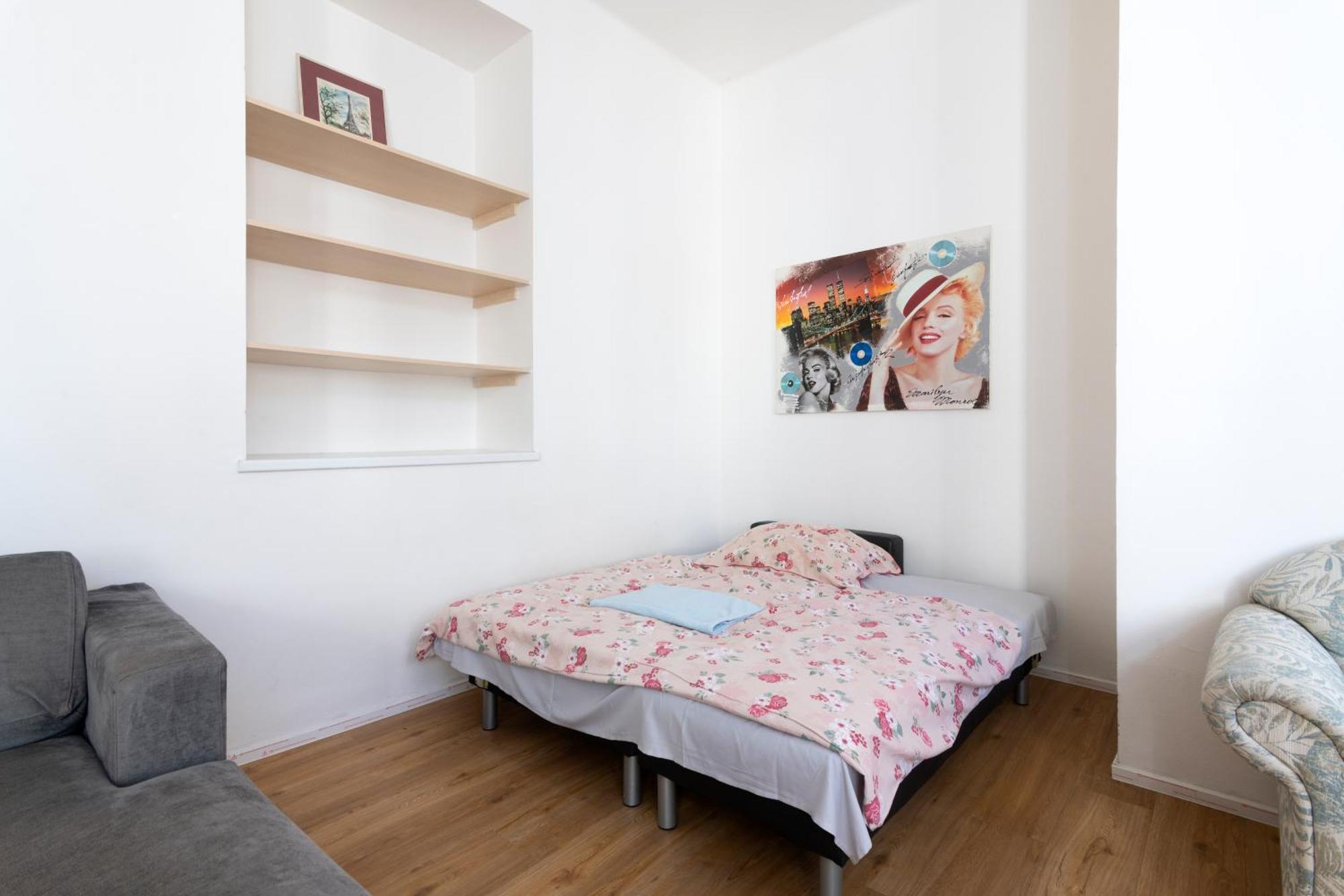Apartment Stepanska Прага Екстериор снимка