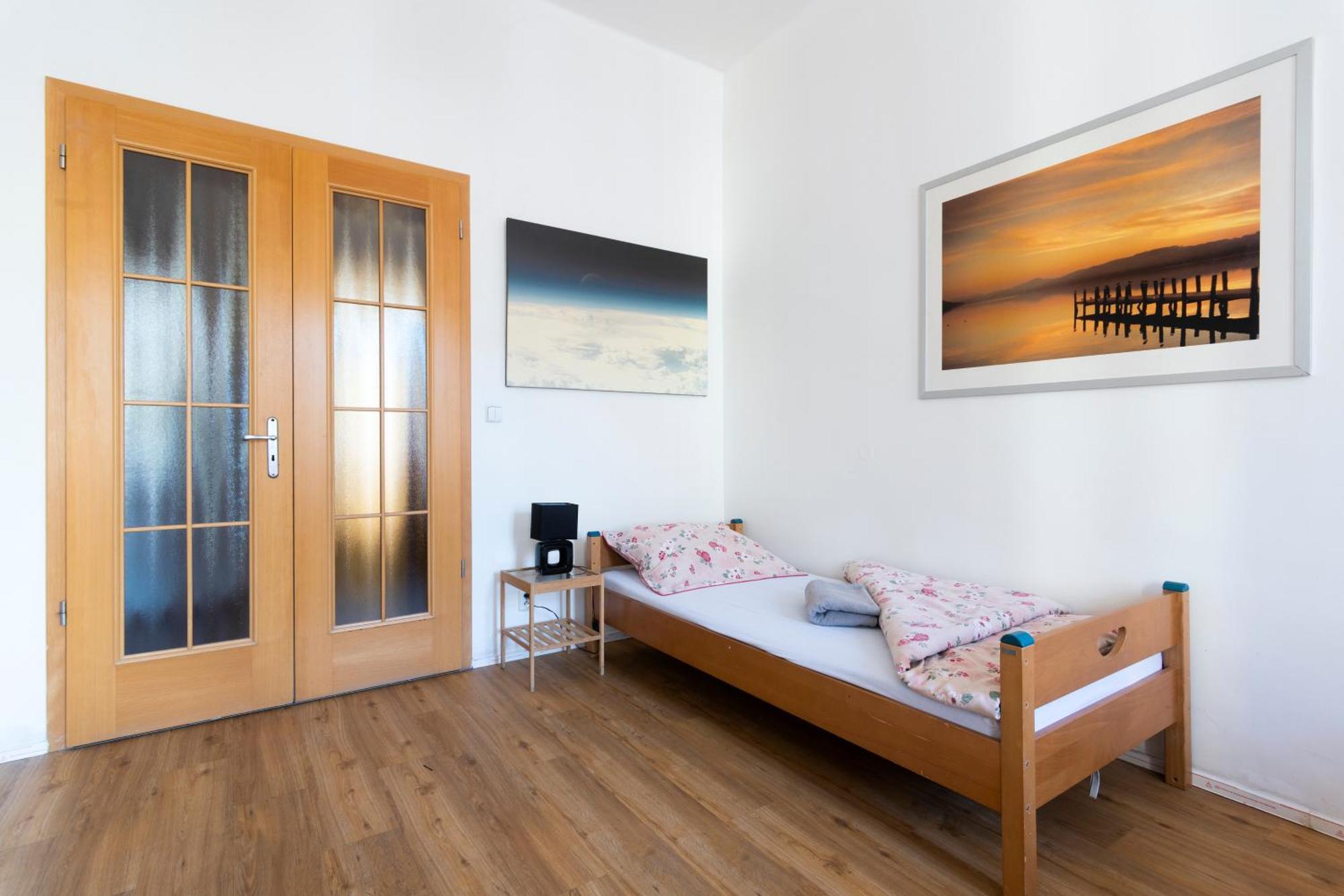 Apartment Stepanska Прага Екстериор снимка