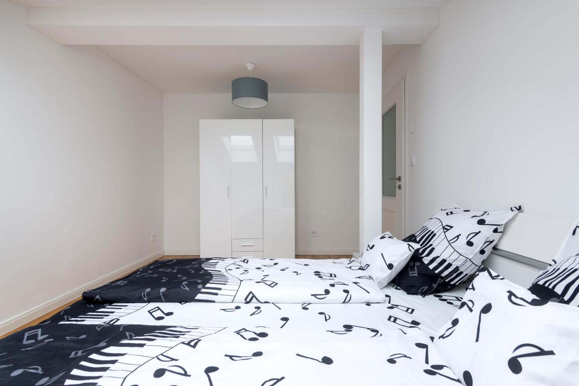 Apartment Stepanska Прага Екстериор снимка
