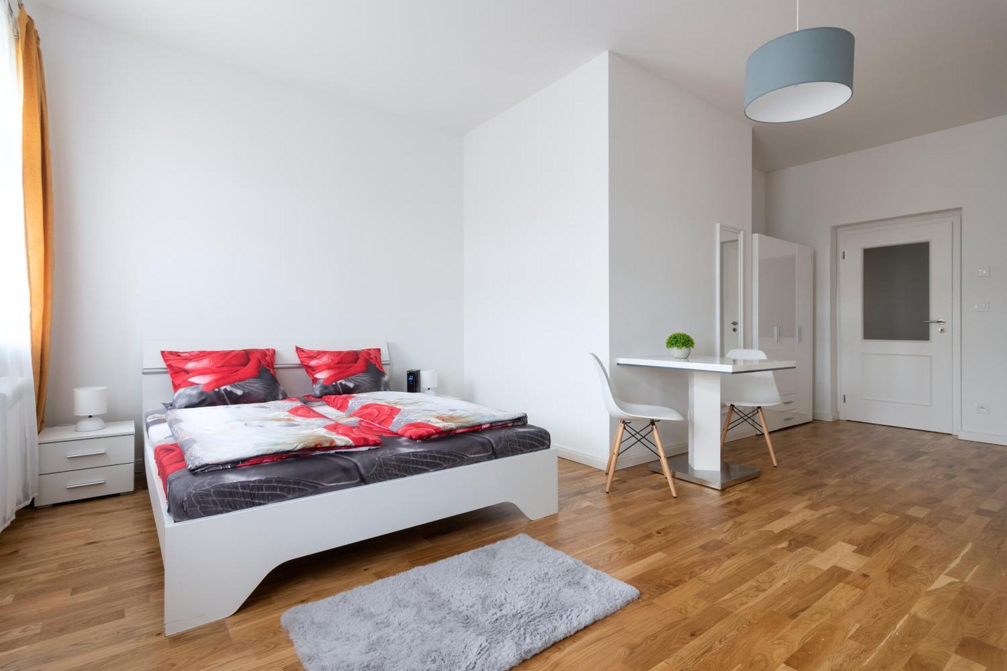 Apartment Stepanska Прага Екстериор снимка