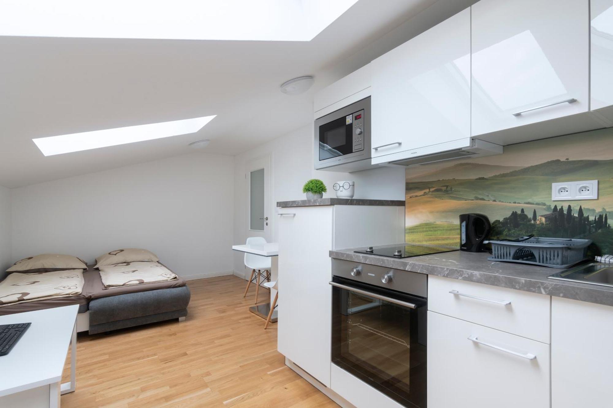 Apartment Stepanska Прага Екстериор снимка