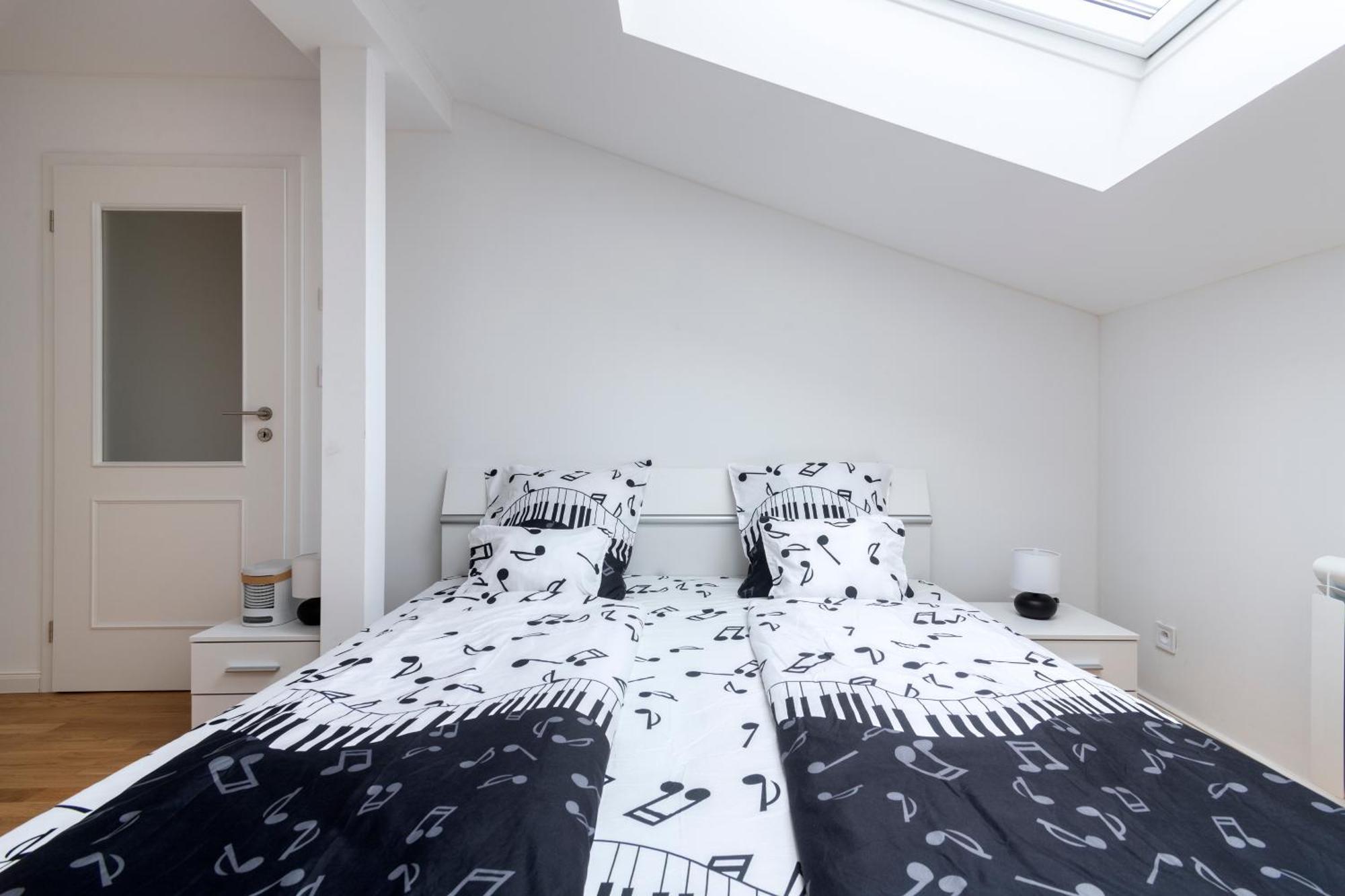 Apartment Stepanska Прага Екстериор снимка
